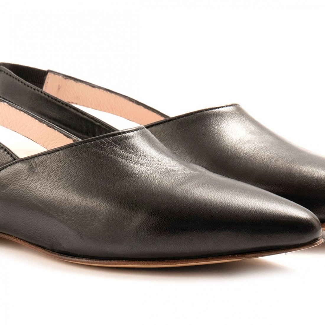 forsætlig hø Plateau Black leather Rossano Bisconti flat sling back shoes