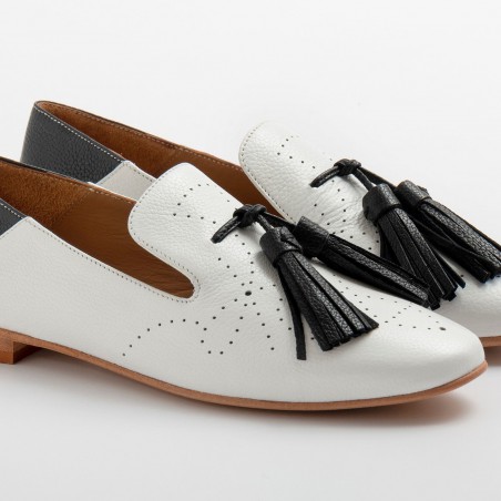 Milano women's flat shoe white and black with tassels